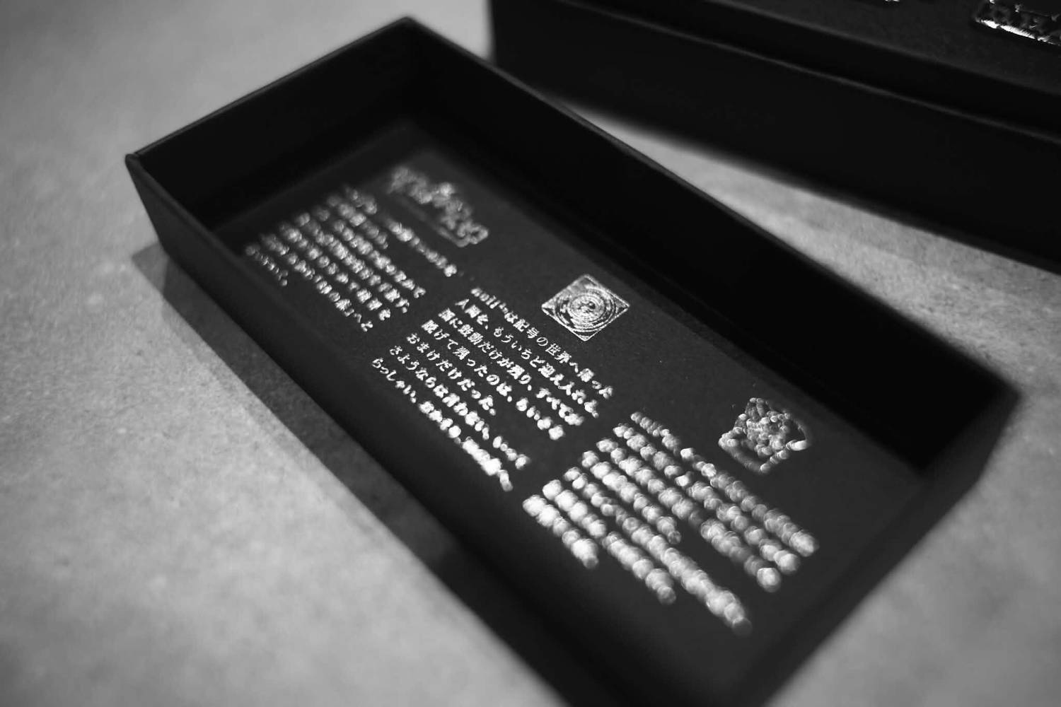オリジナルピンバッジ付きチケットの製品写真